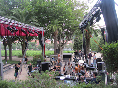 Concert de Manel al Passeig del Jardins de Cal Marqu�s. 2 de juliol de 2011