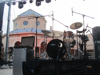 Concert de Manel al Passeig del Jardins de Cal Marqu�s. 2 de juliol de 2011