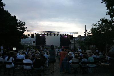 Concert Polif�nica Joia d'Alella al parc de Can Sors. 9 de juliol de 2011