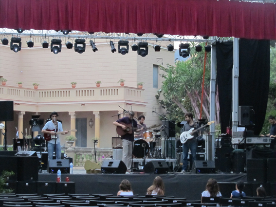 Concert de Manel al Passeig del Jardins de Cal Marqu�s. 2 de juliol de 2011