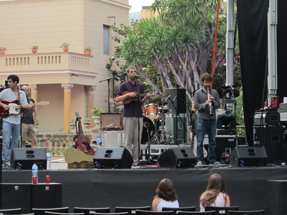 Concert de Manel al Passeig del Jardins de Cal Marqu�s. 2 de juliol de 2011