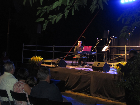 Concert Polif�nica Joia d'Alella al parc de Can Sors. 9 de juliol de 2011