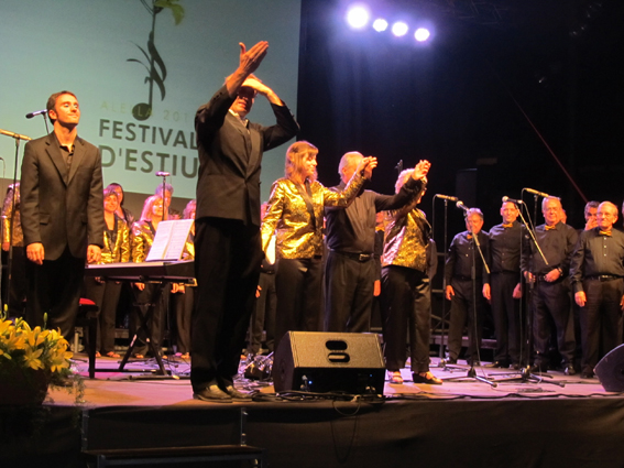 Concert Polif�nica Joia d'Alella al parc de Can Sors. 9 de juliol de 2011