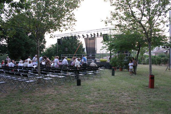 Concert Polif�nica Joia d'Alella al parc de Can Sors. 9 de juliol de 2011