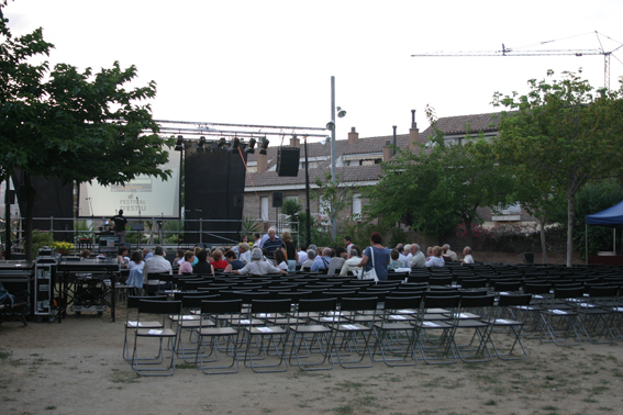 Concert Polif�nica Joia d'Alella al parc de Can Sors. 9 de juliol de 2011