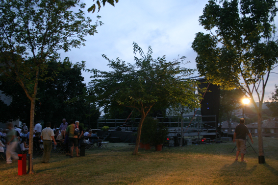 Concert Polif�nica Joia d'Alella al parc de Can Sors. 9 de juliol de 2011