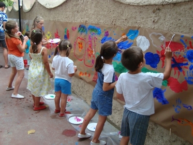 Pintem un mural a Can Lleonart