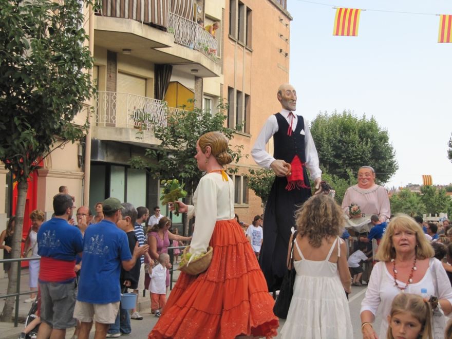 Cercavila amb la colla de Gegants, Capgrossos, Grallers i Timbalers d'Alella
