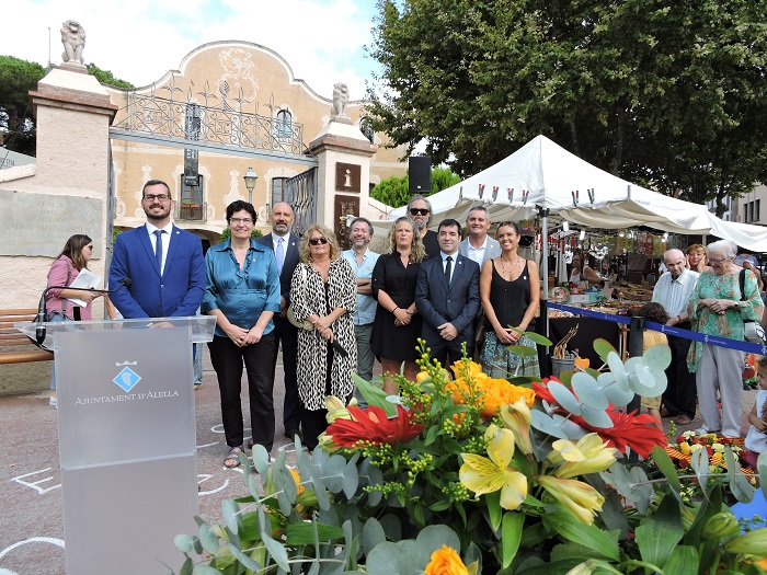 Una vintena d'entitats participen a l'ofrena floral per commemorar la Diada del Catalunya