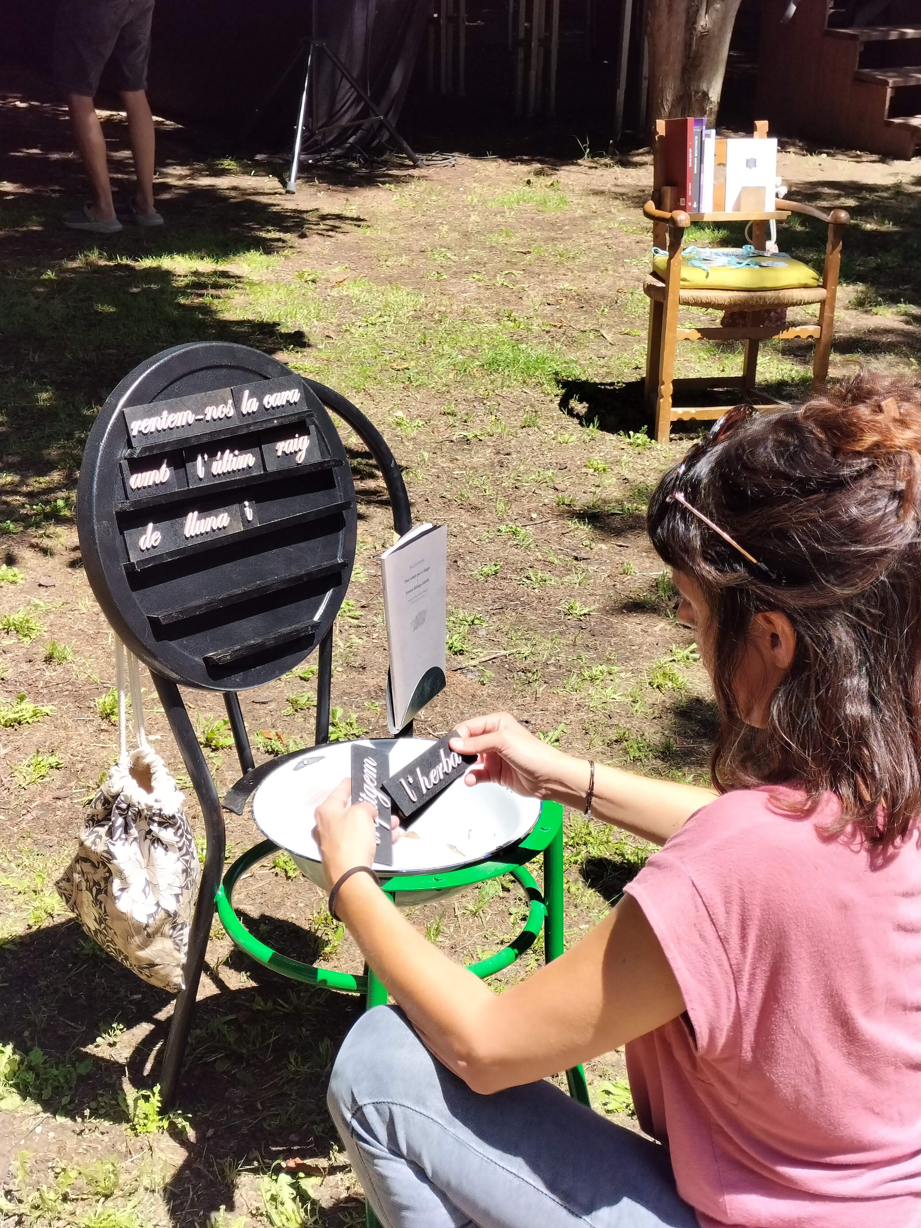 Instal·lació poètica participativa Kadires en vers