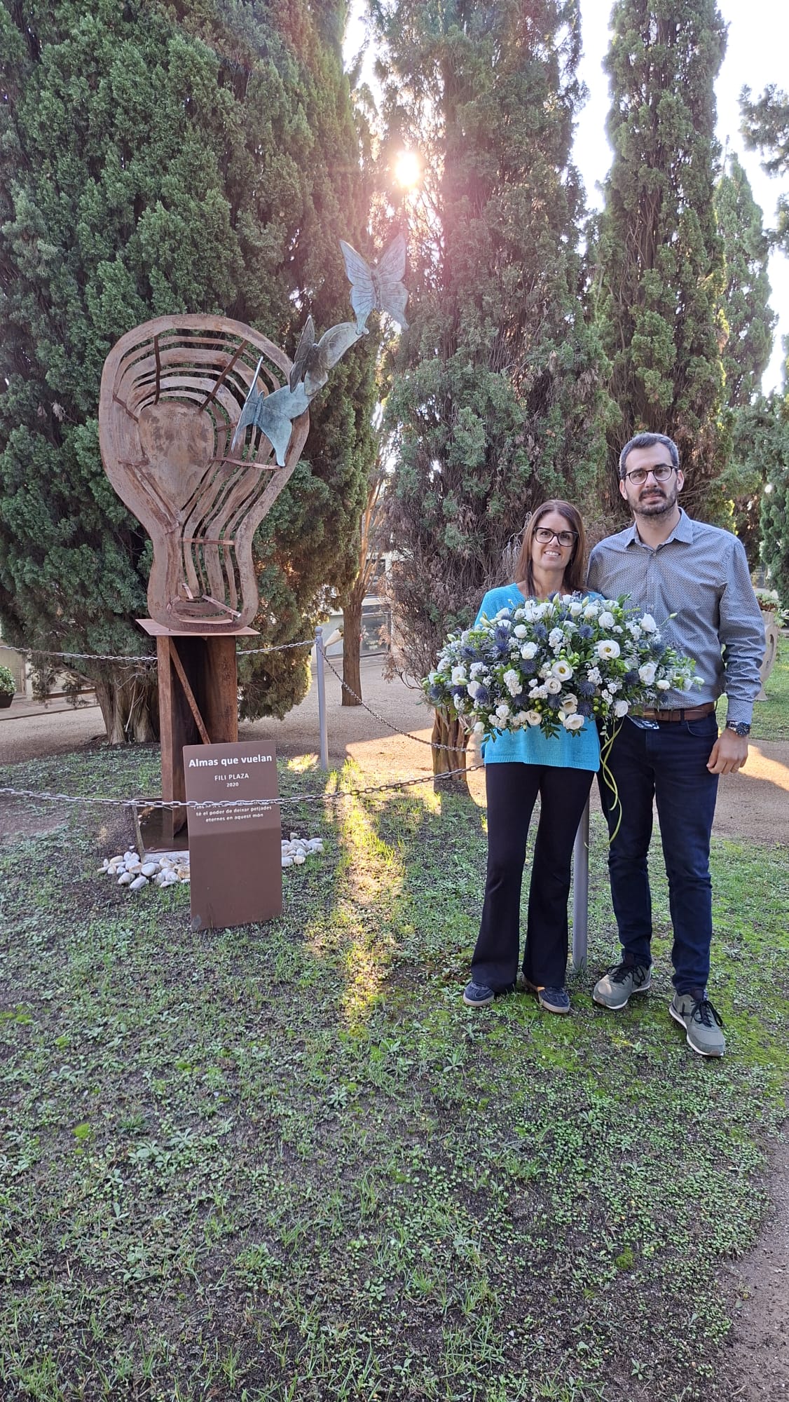 Alella commemora amb una ofrena floral el dia del Dol Perinatal